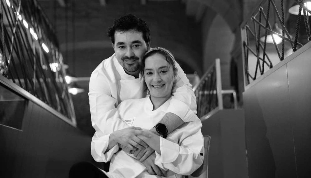 Enhorabuena Mariana Sánchez y <a href="/GonBSanta/">Gonzalo Baquedano</a>!!.Enhorabuena por vuestro grandísimo proyecto (TRABAJAZO y #TALENTO) en #Restaurante Ajo Negro; de los talleres <a href="/culinaryaction/">Goe</a> a #LaRioja,pasando por #Mexico y llegando a vuestra primera ⭐️ #Michelin #GalaMichelin2023 #cracks #grandes