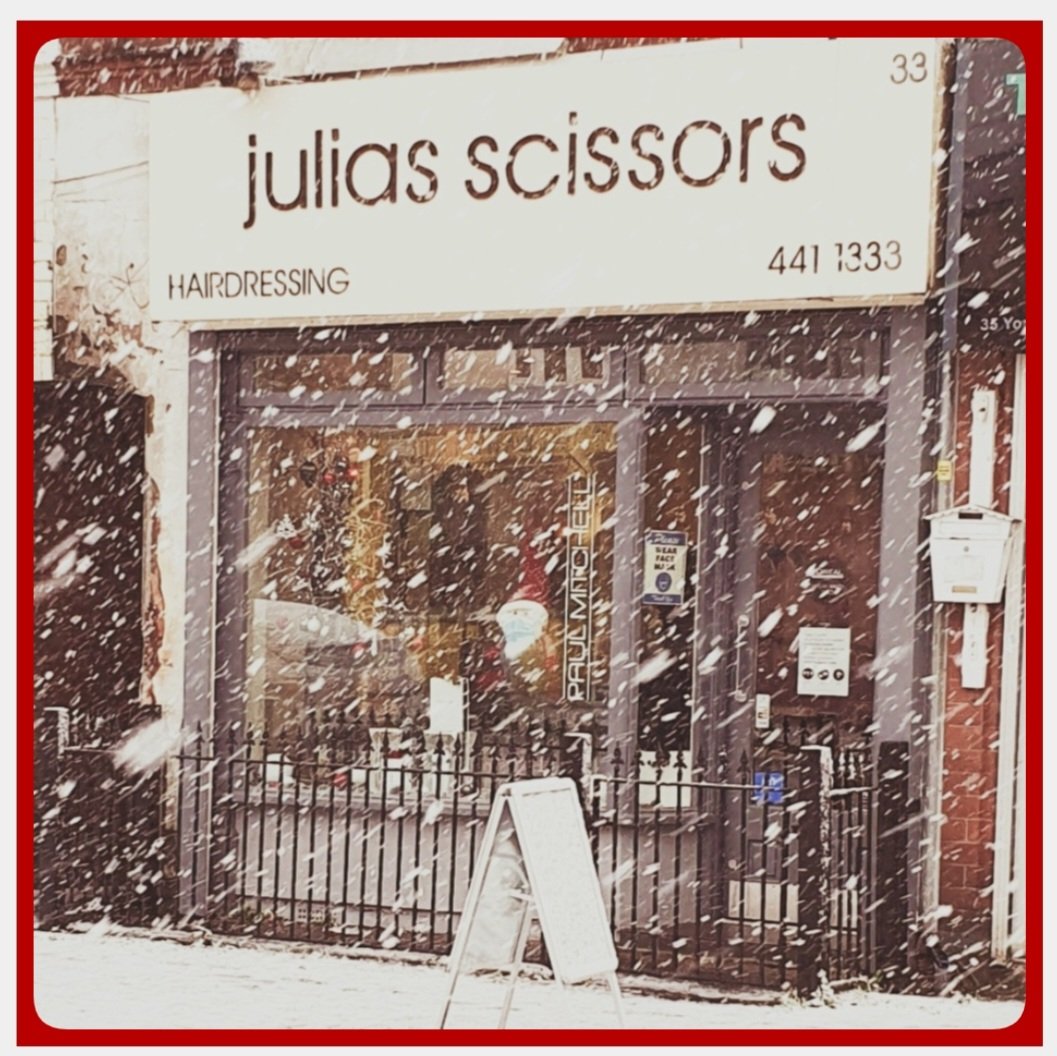 JuliasScissors's tweet photo. BLACK FRIDAY has arrived early!

Appointments with Martyn at 10.30am &amp; from 1.30pm,  benefit from 15% off with him today only, he'll be off after today til 6th December. 
Call us on 0121 441 1333
Email  info@juliasscissors.co.uk 
#christmas2022 #shoplocal #hairneeds #yorkrd https://t.co/mZ9G3bi9Zx