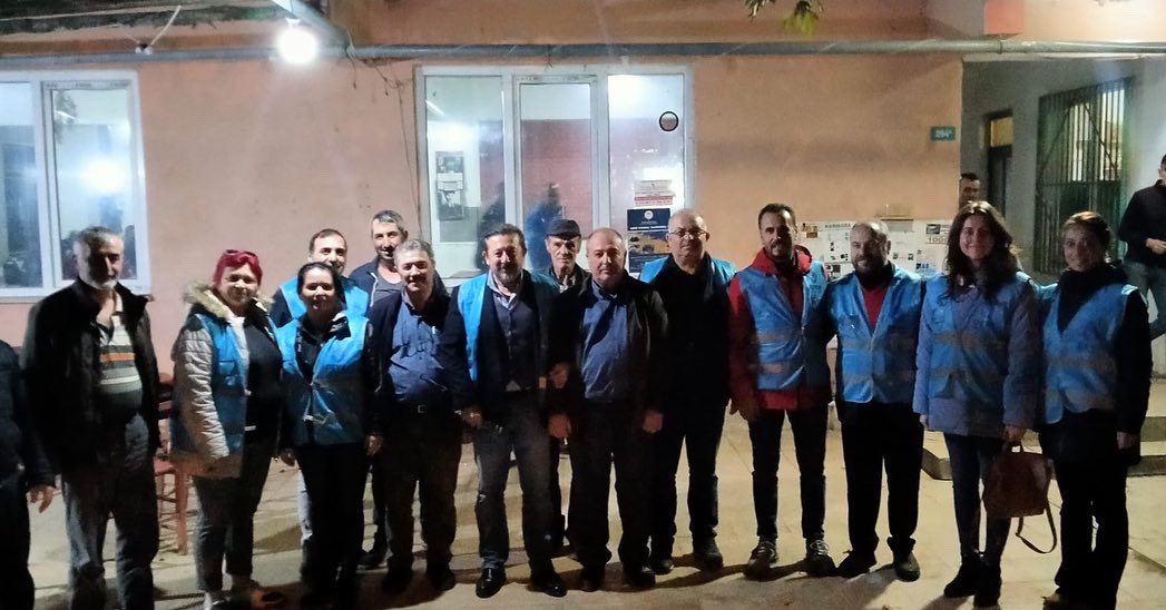 bandirmadeva's tweet photo. Çakıl, Dedeoba, Emre Mahallelerini ziyaret ederek “Pazarda fileler dolsun, OYLAR DEVA olsun” dedik.

Bandırma İlçe Teşkilatı olarak gece gündüz demeden sahalardayız. https://t.co/Rp6fMiEFME