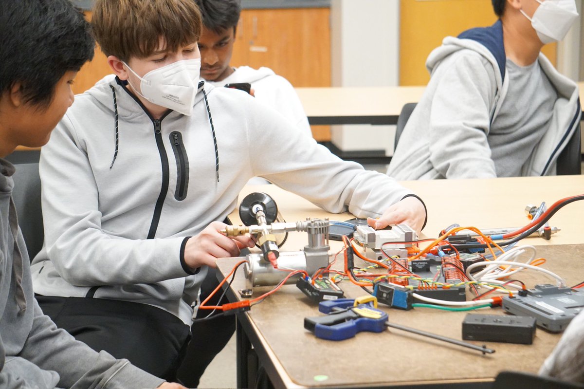 Monta Vista Robotics Team tweet media