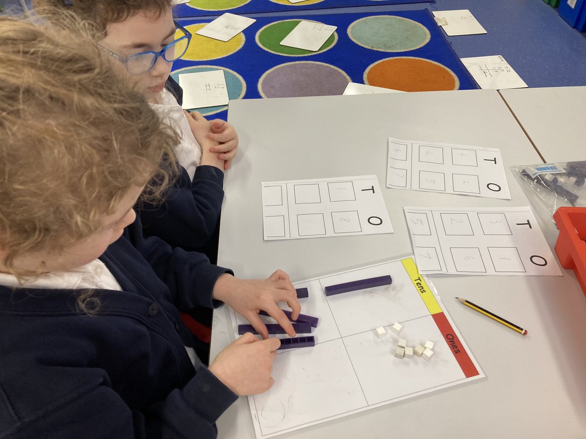 DanesfieldY2's tweet image. Using base ten equipment to add two -two digit numbers together. #columnmethod #maths @DanesfieldY2 @DanesfieldSchl