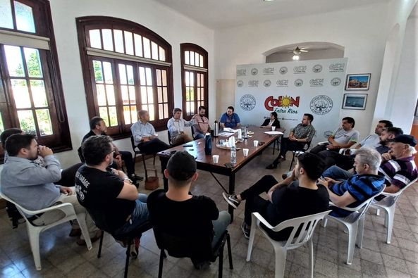 AHGA_Colon's tweet photo. De cara a la #temporada de #verano - #AHGA participó del encuentro. Turismo de Colón realizó una importante reunión en el marco del Consejo Asesor de Turismo ✍️📣‼ https://t.co/WxmoALpTDN⬅️
#Miercoles #MiercolesDeGanarSeguidores #FelizMiercoles #BuenMiercoles https://t.co/DaRcW6hOyM
