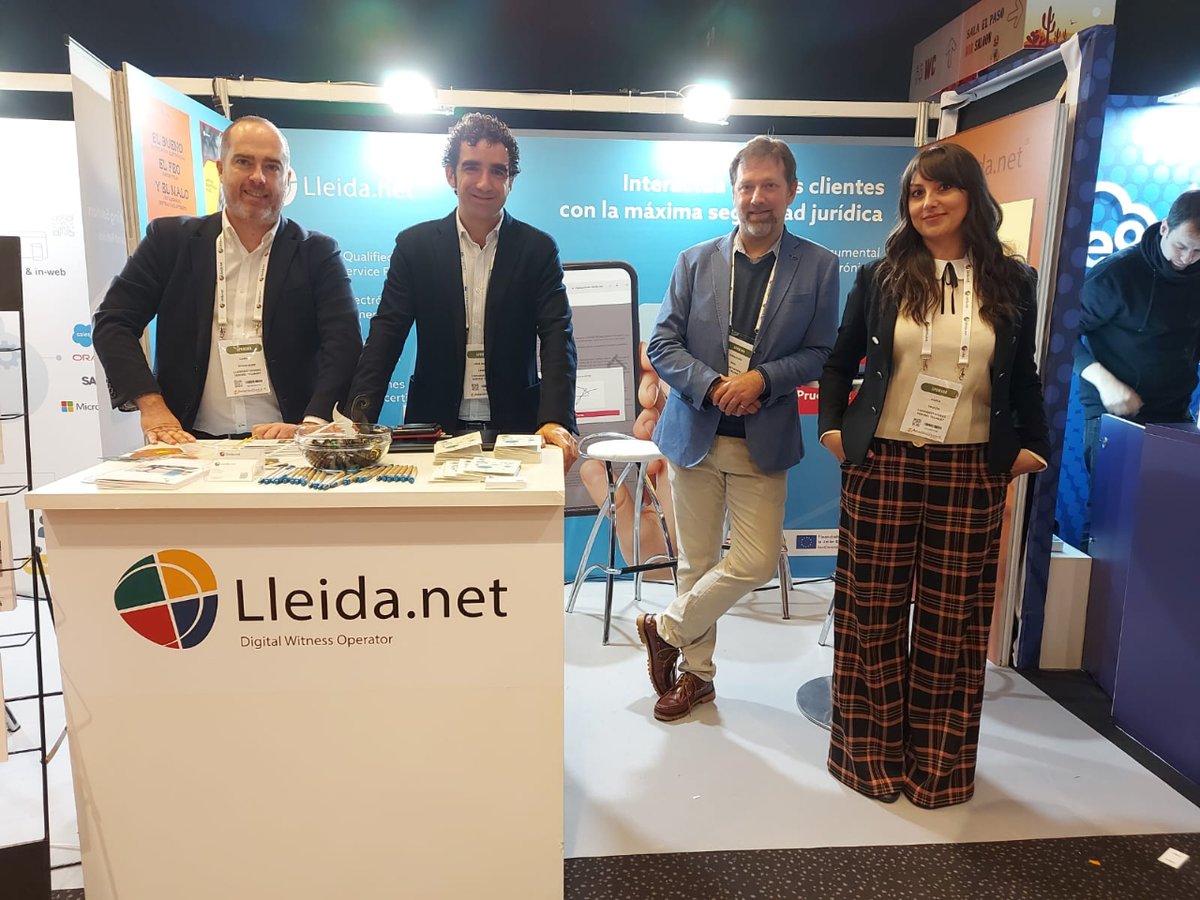 lleidanet's tweet photo. Nuestro equipazo de expertos te esperan en 👇

🗺️ #EXPORC22 Kinepolis, Madrid
📆 23-24 noviembre
📍 Estand 52

#onboarding #eidas #callcentre #exporc #contactcentre #experienciadecliente

🏃¡Aún estás a tiempo!! https://t.co/pA9XUx7Ipw