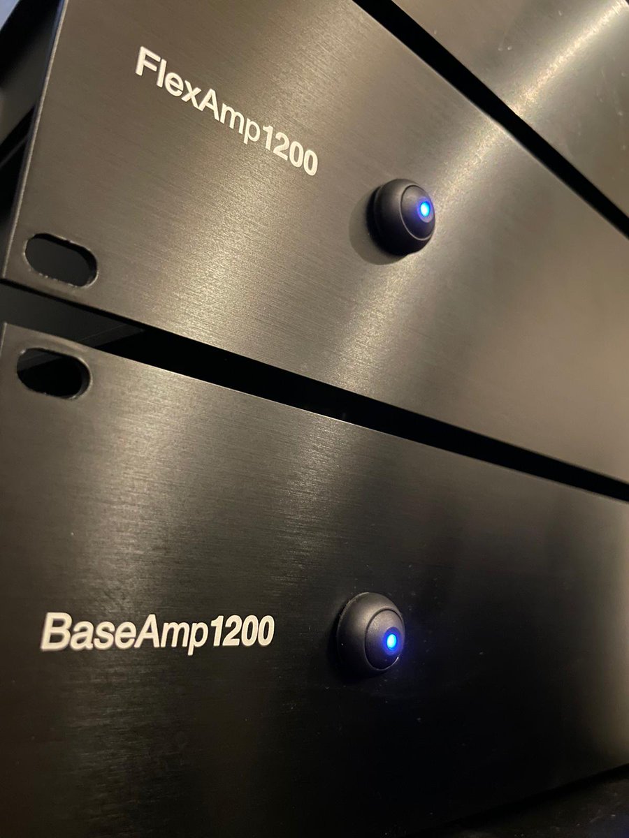 amphion_fi's tweet photo. 2-way, 3-way or Amphion way?
Simplicity of a 2-way monitor or the power handling of a 3-way design? The system can easily switch between both with a push of a button or foot switch.
#amphion #FlexBase25 #BaseTwo25 https://t.co/8y2b0awij8