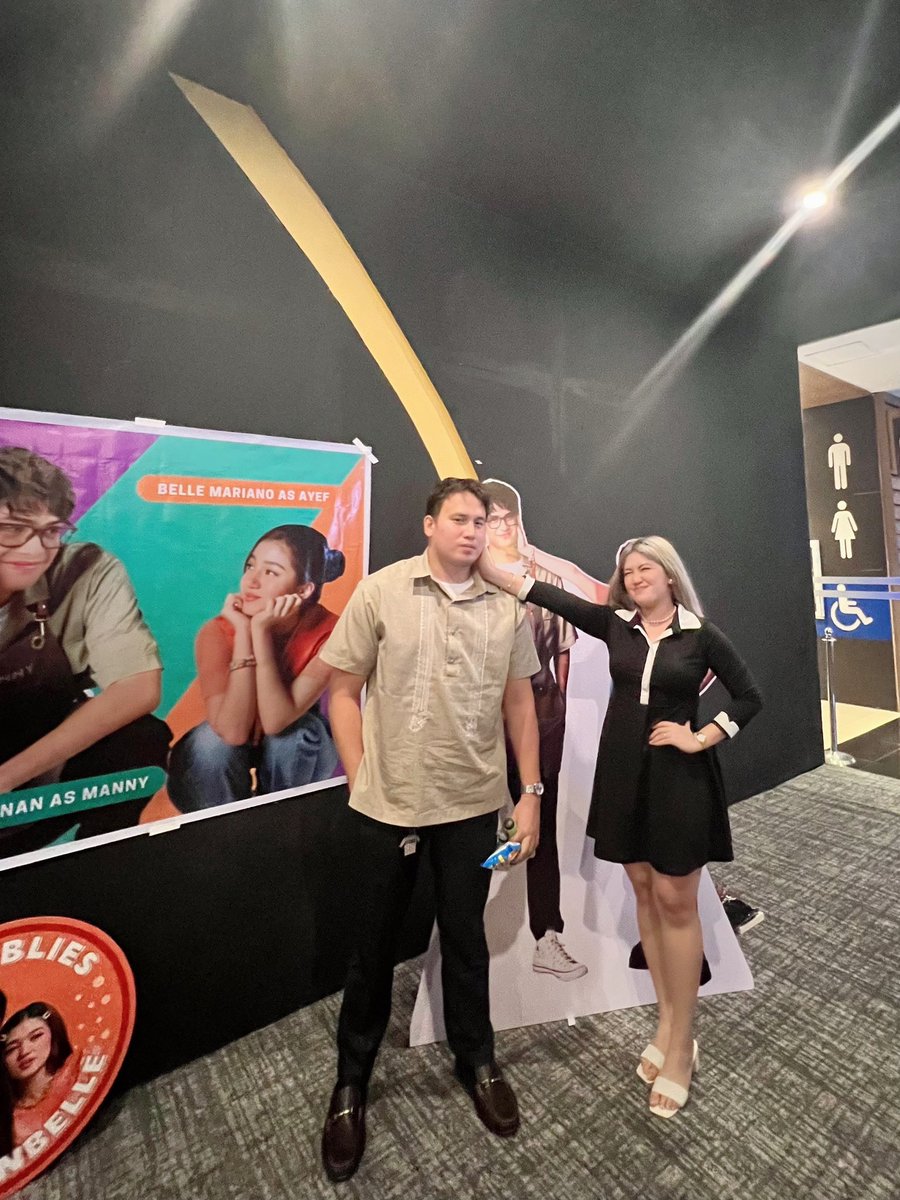 Nichflores's tweet photo. 2nd #AnIncovenientLove screening for me today and didn’t miss the chance to pose like #Ayef and #Manny  😆❤️

Thank you as always @boswakbeltran for being so game to watch and pose with me🙈 We love you #Donbelle!!!! https://t.co/xxJw0ZVKe8