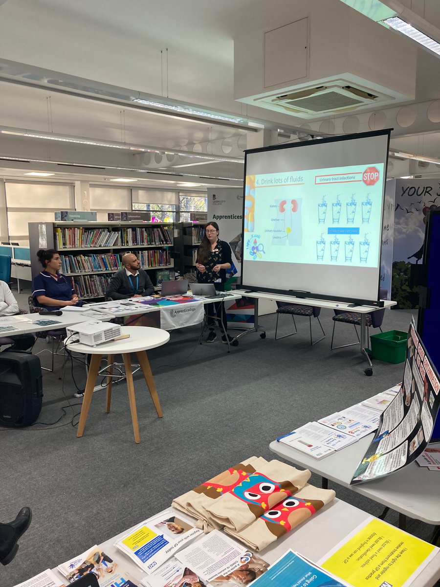 ISpyEcoli's tweet photo. Dr Bethany Hodgson talking about how hydration can help keep you well over this winter period. Remember 6-8 mugs of fluid a day! #WAAW2022 @LCH_IPC https://t.co/a1Je84uD4h