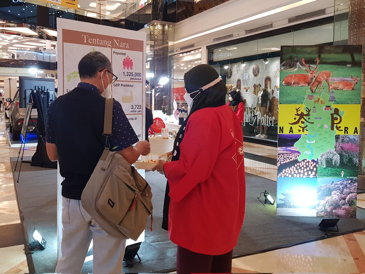 NaraExhibition's tweet photo. Thank you for coming to the 2nd day of our exhibition at #TransStudioBandung ! We also giving away Nara's special candies to everyone who visit to our booth. We are looking forward for your visit! https://t.co/mJ9OQu0nnu
