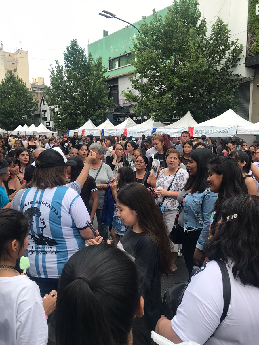 DCoreanos's tweet photo. Disfrutando con @MinozDArgentina  en #bacelebracorea
@CC_coreano @MinozSabLatino @napearl @ActorLeeMinHo #junpyo #hansu https://t.co/aLcVarCDtv