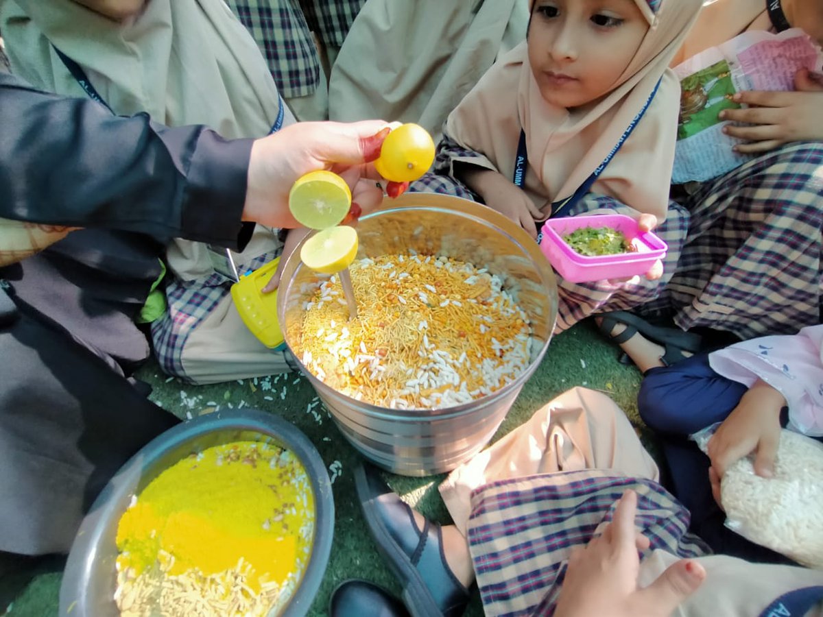 ALUMMAH9's tweet photo. #Cooking Activity at Al Ummah English School, Deonar Municipal Colony, Govandi, Mumbai-400043.
Contact number: +91 9619169106
One of the #best_school in #Mumbai https://t.co/fKIQZJG4h9
