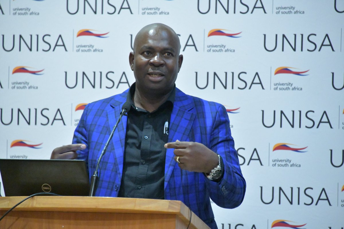 UnisaTransform1's tweet image. Prof ME Baloyi presented a paper on&quot;  The erosion of African indigenous funeral practices as a serious concern for decoloniality- A pastoral concern (Perspective)
#TransformationConference