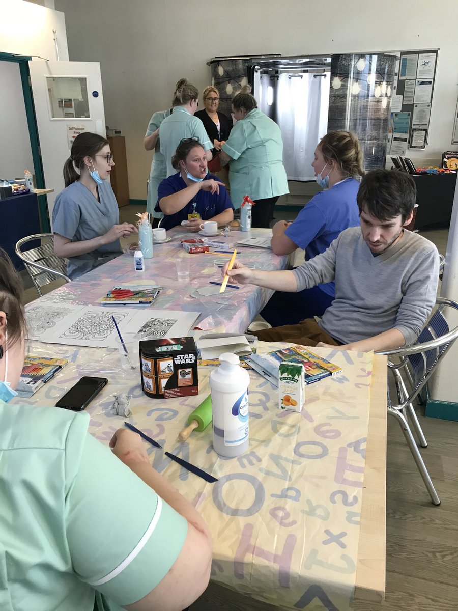 McLovelace's tweet photo. Art Therapy with @Lukeveasey for #SupportWorkerDay https://t.co/fM6c4WniXb