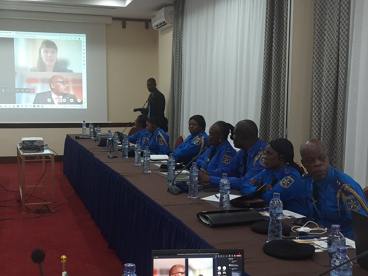 Hôtel Memling : Le CGPNC et Président en Exercice de l'EAPCCO, ComDivPpl Dieudonné Amuli Bahigwa a lancé les travaux de l'Atelier Nat sur les lignes directrices régionales de l'EAPCCO pour des réponses standardisées de prévention du terrorisme basées sur le Droit de l'homme.