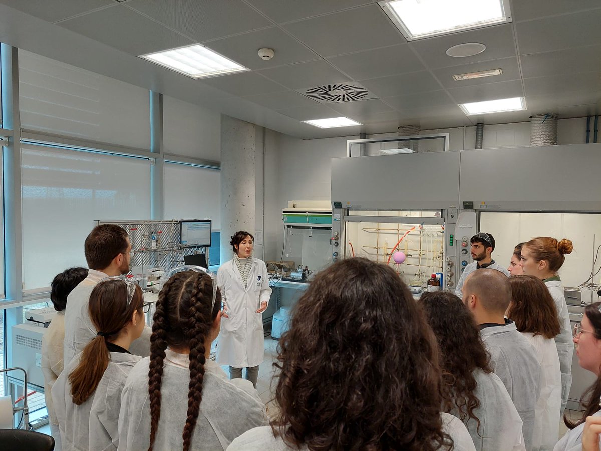 Este miércoles hemos recibido en #IMDEAEnergía la visita de estudiantes del Máster de Biología Vegetal Aplicada de la <a href="/unicomplutense/">Complutense</a>.

Han conocido la planta piloto de microorganismos fotosintéticos y los laboratorios de <a href="/Biotech_ImdeaE/">Biotech IMDEA-E (BTPU)</a> y de <a href="/PhotonUp/">PhotonUp</a>