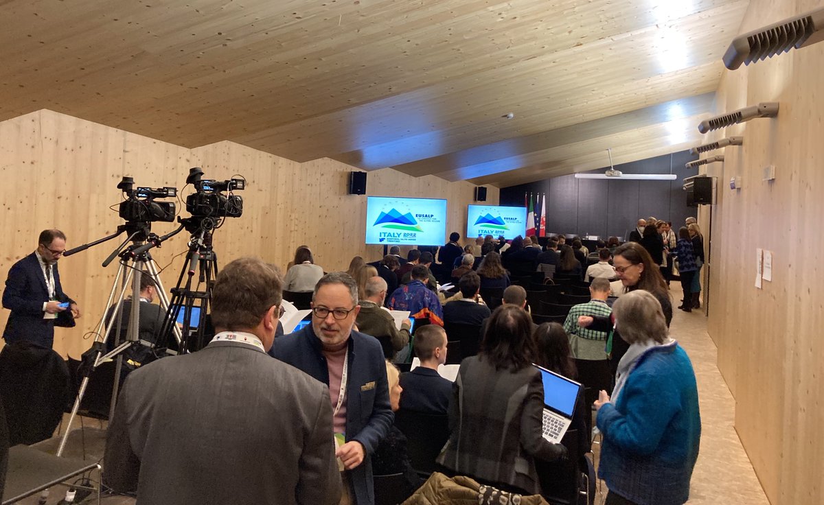 Très heureux de participer au Forum annuel de la SUERA (Stratégie Européenne pour la Région Alpine) à Trento avec mon collègue du groupe d'action 3 (education &amp; training) Cassiano Luminati accompagné par Pauline Maujean-Treissac #eusalp #europe #education