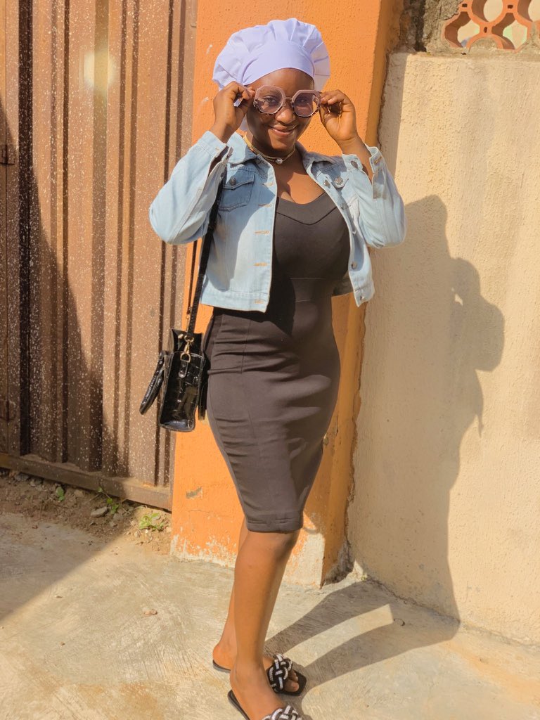 holuhblehs's tweet photo. Hey Gorgeous!!!
#postingasundaydumponawednesday #Anunapologeticseraphwithanidentity #lookingpretty #happygirl #dimplegirl https://t.co/5zXSdNXGeU