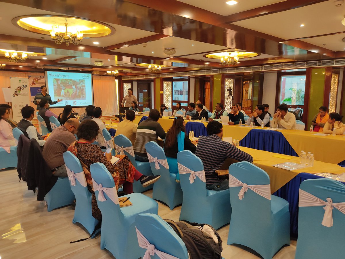 asaxena87's tweet photo. Day 2: #TGY2022 we engaged in discussions with a coalition partners at Mirzapur to discuss #ecosystemsupport, #marketchallenges, #innovation etc. in #microenterprises. On our way to Delhi for the 3rd day of event in #VandeBharatTrain https://t.co/ABztDfJEbT