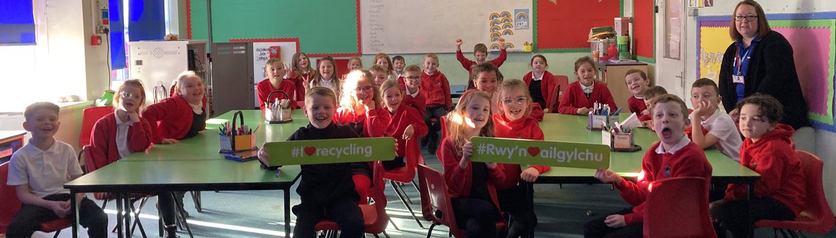 RecycleWithEl's tweet photo. Had a full day with @YGGRhosafan yesterday. Year 3 and 4 were great, and all worked really hard learning about #steel, #packaging and #recycling 👏 They also taught us some #Welsh along the way!♻️🏴󠁧󠁢󠁷󠁬󠁳󠁿
#reyclewithtatasteel #steelpackaging #schoolworkshop https://t.co/C5iuaKEzUJ