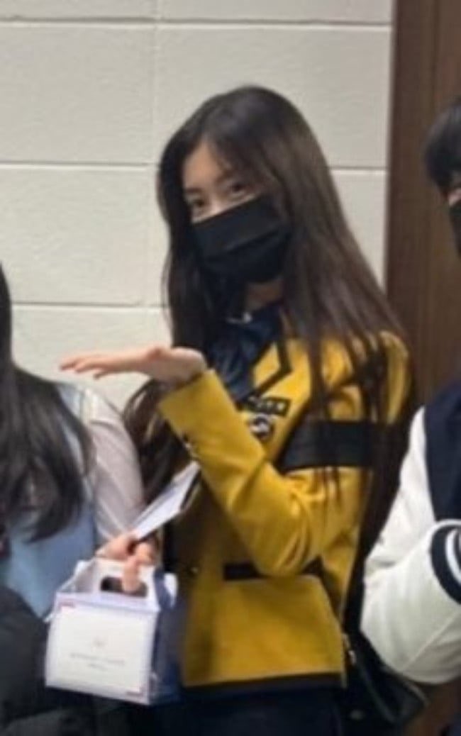 &lt;LOOK&gt; Former LE SSERAFIM's Kim Garam in her school uniform (School of Performing Arts in Seoul)! 

Netizens still have mixed opinions about her not being in the entertainment industry today, but overall it looks like she’s doing just fine. 

#KIMGARAM #GARAM