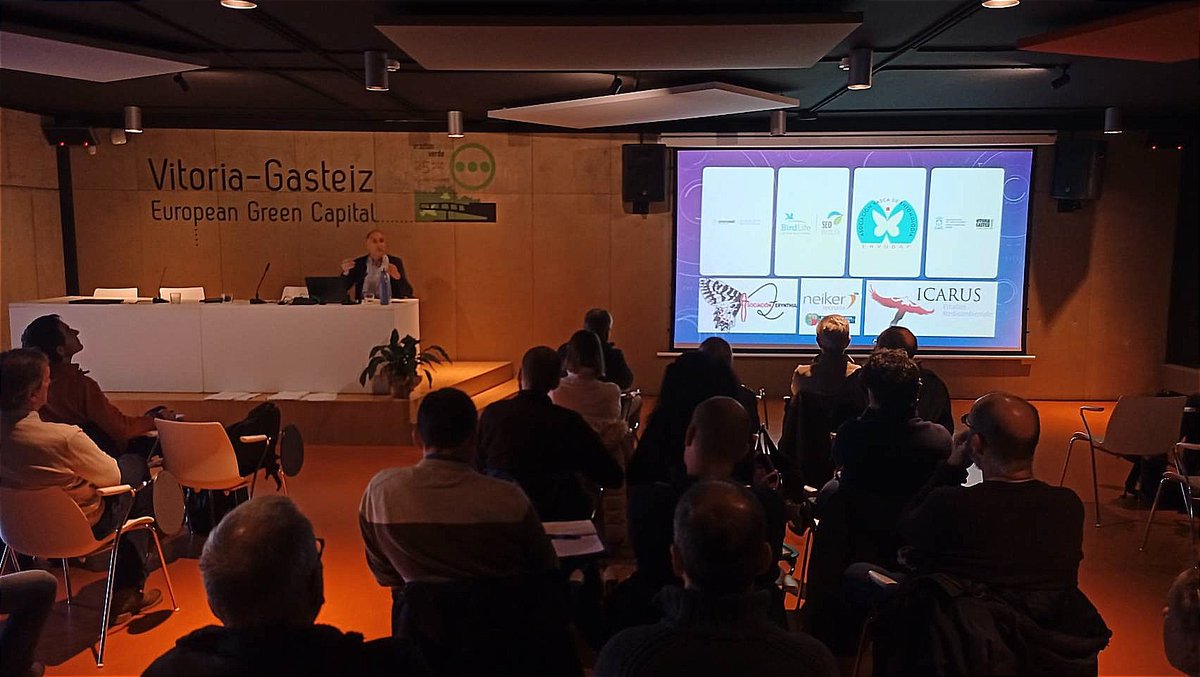 asocZERYNTHIA's tweet photo. Primer día del #ForoSocialBiodiversidadEuskadi y Jornadas sobre Información de #Biodiversidad y Administraciones Ambientales 2022 en @vg_ataria, con interesantes ponencias sobre #CienciaCiudadana y #Seguimiento de hábitats, flora y fauna🦉🦋🌼 https://t.co/qpb1d2GVjo