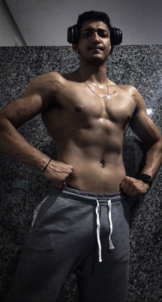 indianBRHD's tweet photo. @xandaogod 1.90 de altura, 95kg e 4 quase 5 anos de treino https://t.co/8xQOC5Zy5O