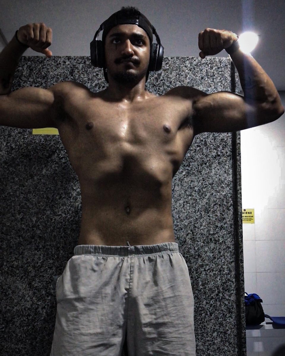 indianBRHD's tweet photo. @xandaogod 1.90 de altura, 95kg e 4 quase 5 anos de treino https://t.co/8xQOC5Zy5O