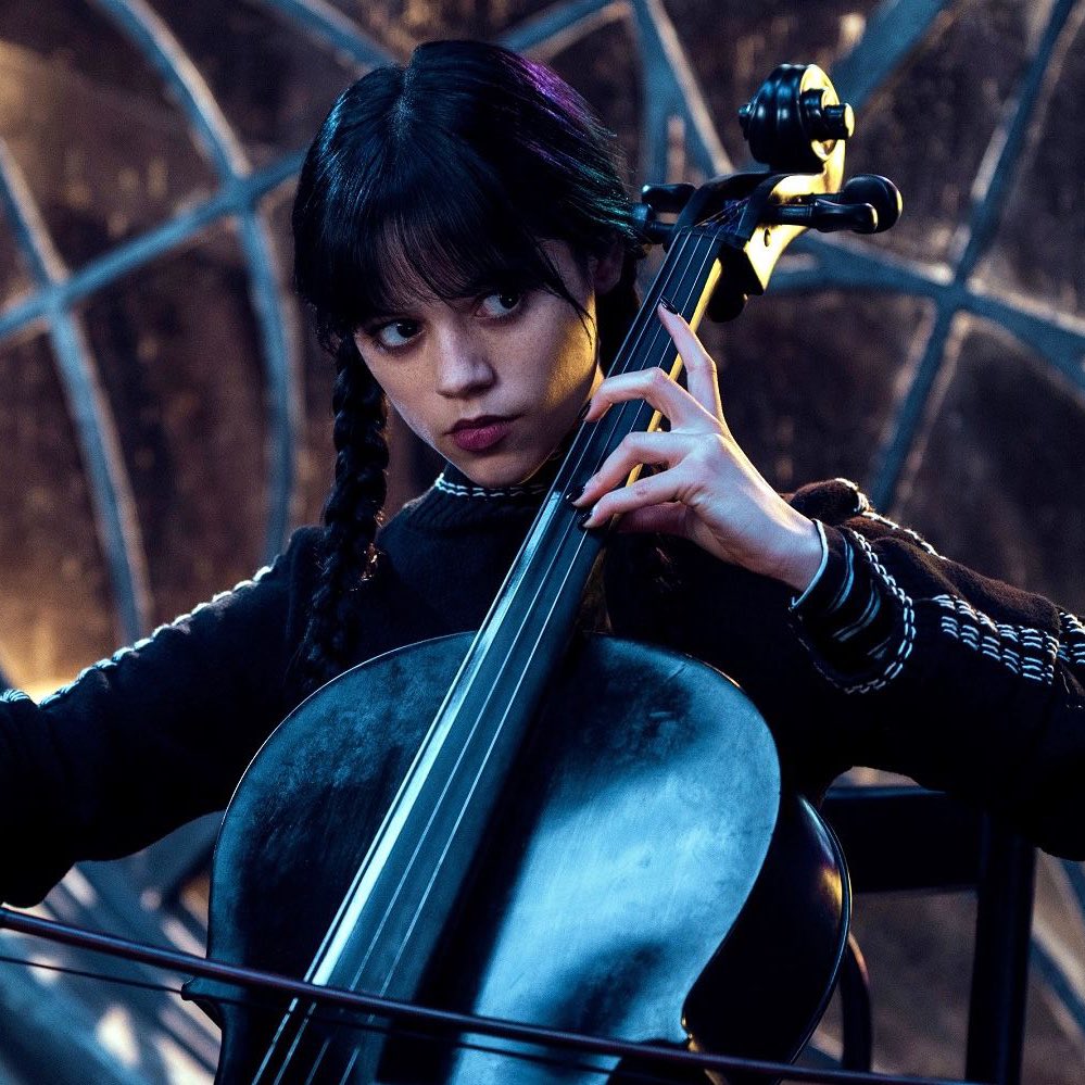 i’m sorry but i’m completely obsessed with jenna ortega as wednesday addams