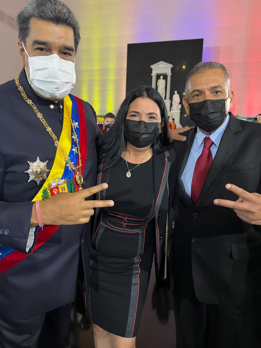 Hermano presidente <a href="/NicolasMaduro/">Nicolás Maduro</a> Dios te colme de bendiciones y buena salud para seguir luchando y venciendo junto al amado pueblo de Venezuela !!! #FelizCumpleañosPteMaduro