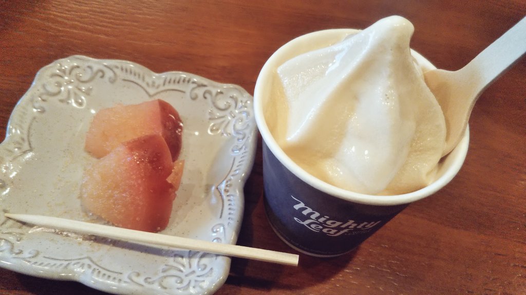 miki__japan's tweet photo. 今日は蓮田の https://t.co/JaRwIpCFp0 さんで、サポ友さんとランチしてきました🧡

ザクザクッと美味しいモチコチキン、たまねぎが甘～いオニオンリング、そしてスイーツも最高でした✨

店員さんもサポ友さん😊
ハワイのような店内で、美味しくて楽しい夢の時間を過ごしました🤗

絶対また行きます！ https://t.co/WfidplSL5L