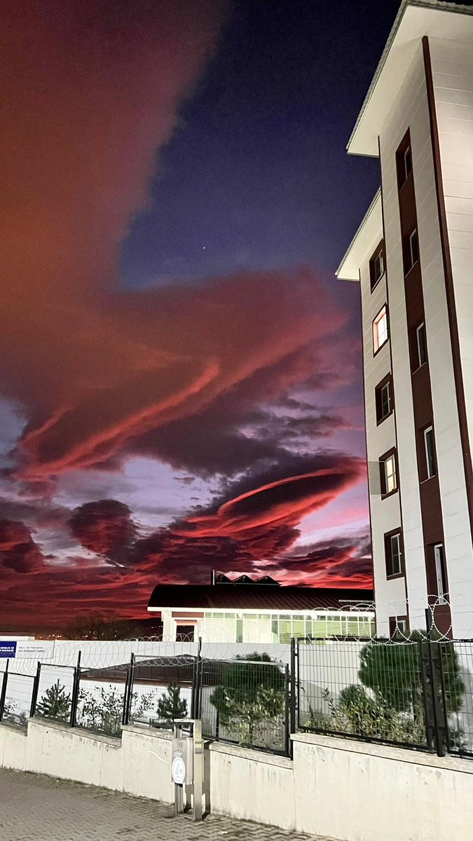 ebrarekincii's tweet image. Deprem sonrası
#Bolu