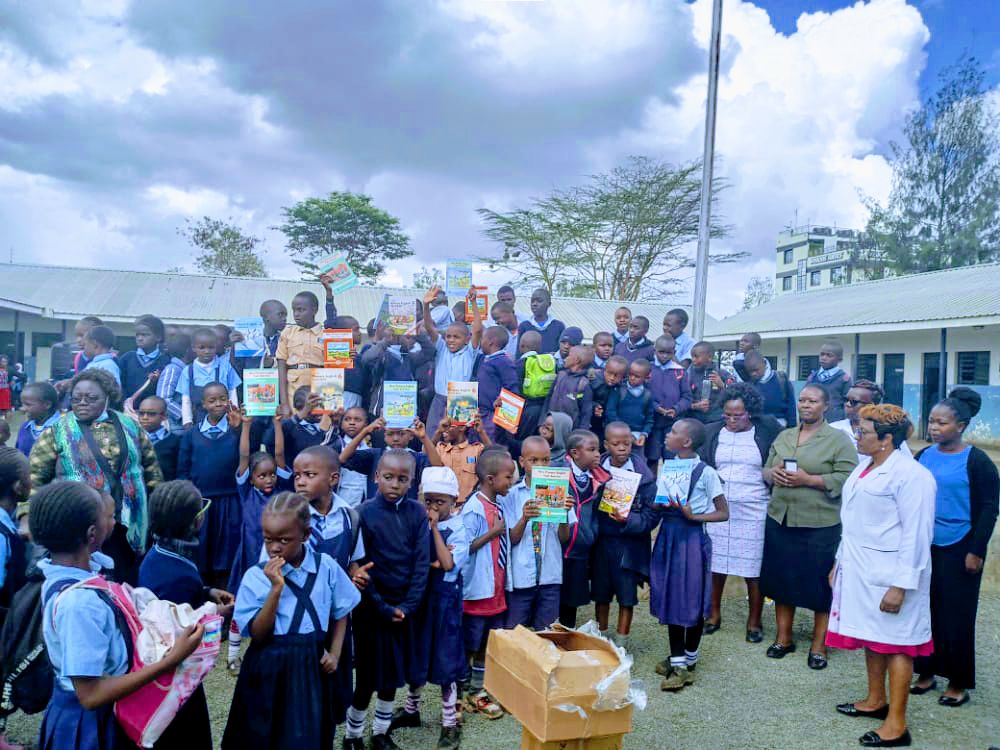 JomoKenyattaFDN's tweet photo. 20th Nov. was #WorldDayofRemembrance for the Road Traffic crashes.
This day commemorates millions of people killed or injured in road crashes, their families, communities and the dedicated road safety actors who routinely deal with the traumatic aftermath of road death and injury https://t.co/0OL5fDTGbM