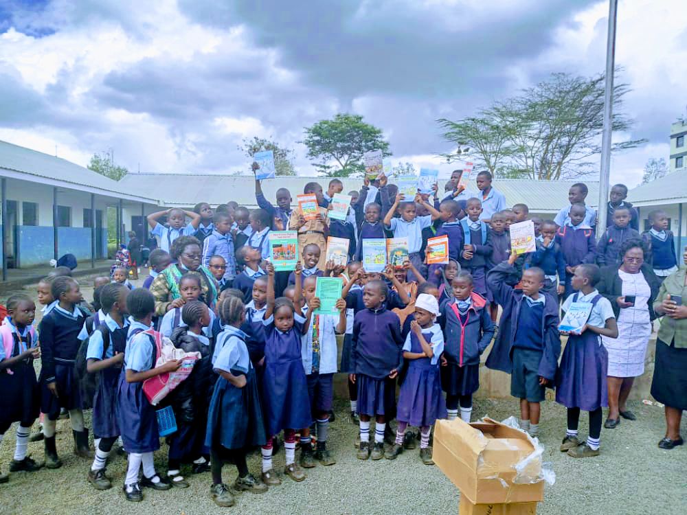 JomoKenyattaFDN's tweet photo. 20th Nov. was #WorldDayofRemembrance for the Road Traffic crashes.
This day commemorates millions of people killed or injured in road crashes, their families, communities and the dedicated road safety actors who routinely deal with the traumatic aftermath of road death and injury https://t.co/0OL5fDTGbM