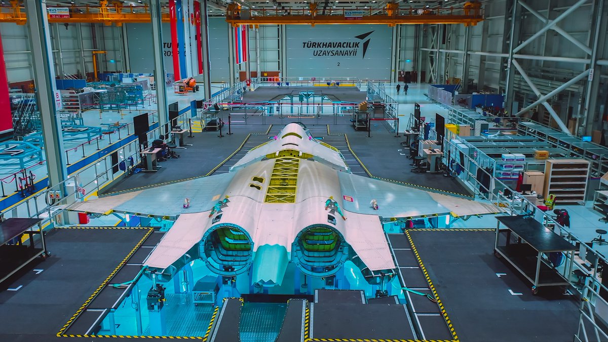 Türk savunma sanayii, Cumhuriyet’in 100. yılında hangardan çıkacak Milli Muharip Uçak’ın ilk prototipin birleştirme ve sistem entegrasyon çalışmasını resmi olarak başlattı