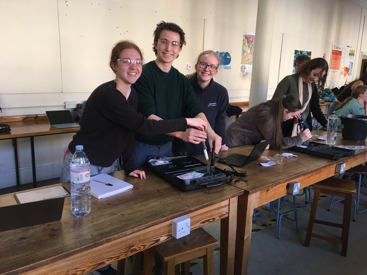 Our 2nd year undergraduates determining the alkalinity of mineral waters by titration to see whether the labels on the bottle are correct.  #scienceinaction
