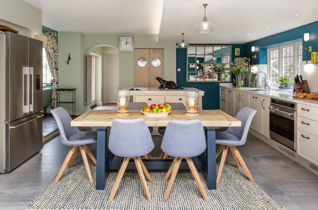 MarkTaylorDes's tweet photo. On the blog, our director Mark reveals how the art of layered #lightingdesign, through carefully curated multiple light sources, can deliver a perfect combination of functional, ambient and #accentlighting. Read more now: https://t.co/BkgKBsRqLj https://t.co/oQSaMAeSKJ