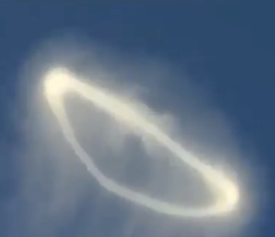 FOAglobal's tweet photo. Mount Etna blows mysterious smoke ring during a vocanic eruption just minutes ago

https://t.co/3RDxmXQYGb https://t.co/H4PsoNuxz9