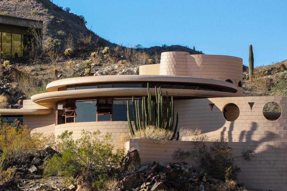 Subastada la icónica casa The circular sun house de Frank Lloyd Wright por 1,6 millones de dólares bit.ly/35RYCGt