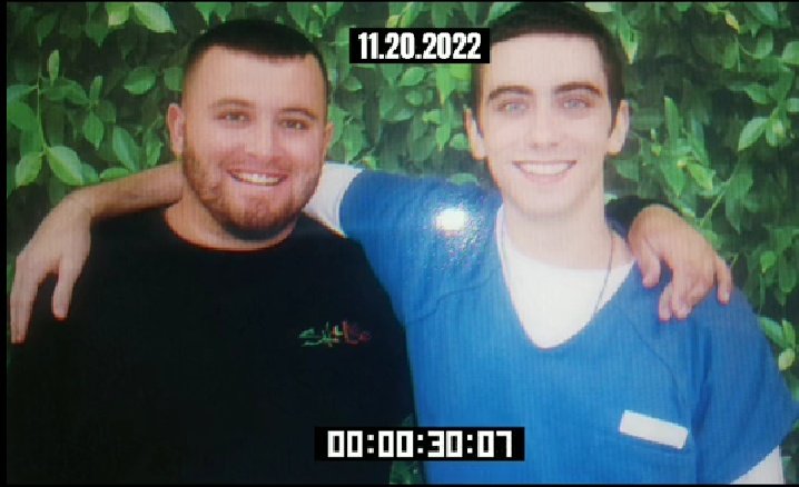 😮 Someone finally got to see their own brother again after so long.

Cameron must have been utterly sleep-deprived in those years though.  

#whoiscameron #cameronherrin