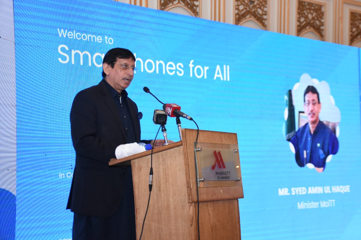 MoitOfficial's tweet photo. Federal Minister for IT and Telecommunication Syed Amin Ul Haque addressing launching ceremony of 'GSMA Smartphone for All' in #Islamabad on November 23, 2022.

#MOITT #SmartPhone4All #Conectivity #Internet https://t.co/o64CGyhMtF
