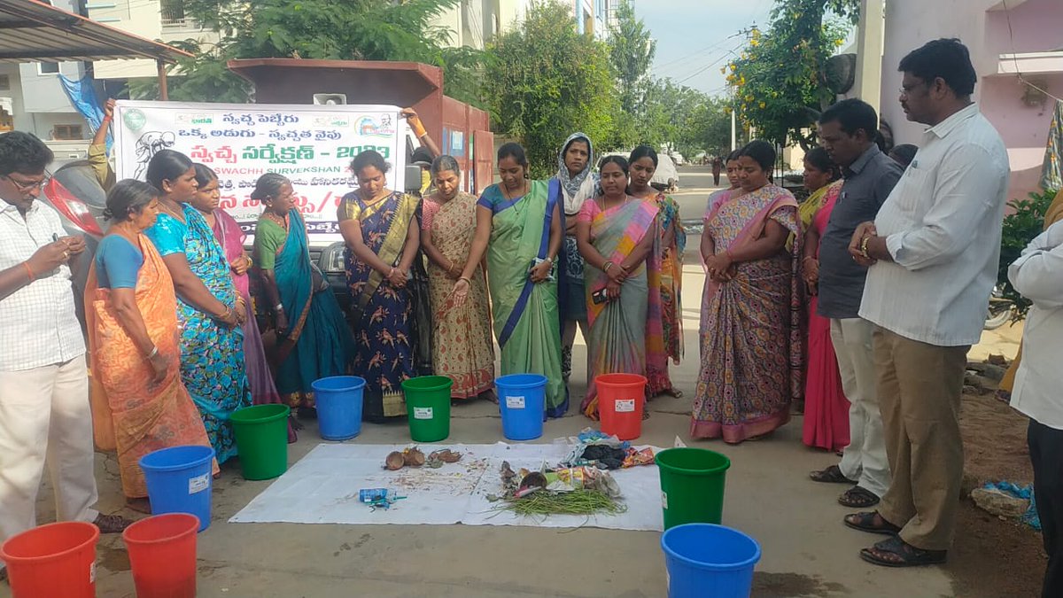 McPebbair's tweet image. Awareness programs conducting on source segregation on daily basis in Pebbair Municipality by #Pebbair Municipal staff. 
#SwachhSurvekshan2023 
@aclb_wnpts 
@Collector_WNP 
@cdmatelangana 
@SingireddyTRS 
@KTRTRS