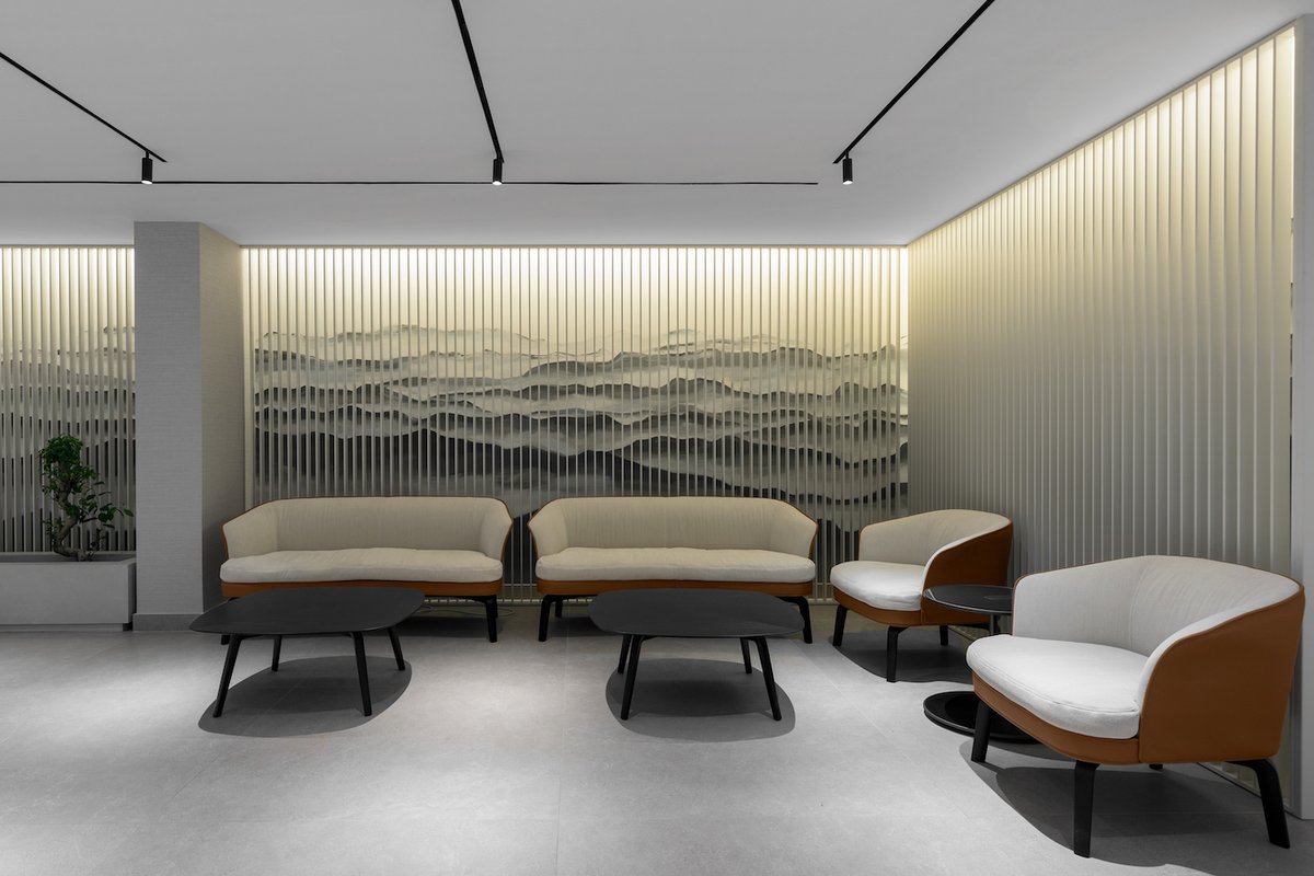 JTCPLDesigns's tweet photo. A repeat client. An international location. Covid-19. A fantastic combination of factors that tested our remote working processes for @IngotBrokers’ new premises in Amman, Jordan.
#JTCPLDesigns_HTSInteriors #OfficeDesigners #officedesign #bespokeinteriors https://t.co/U9hgs9iJsk