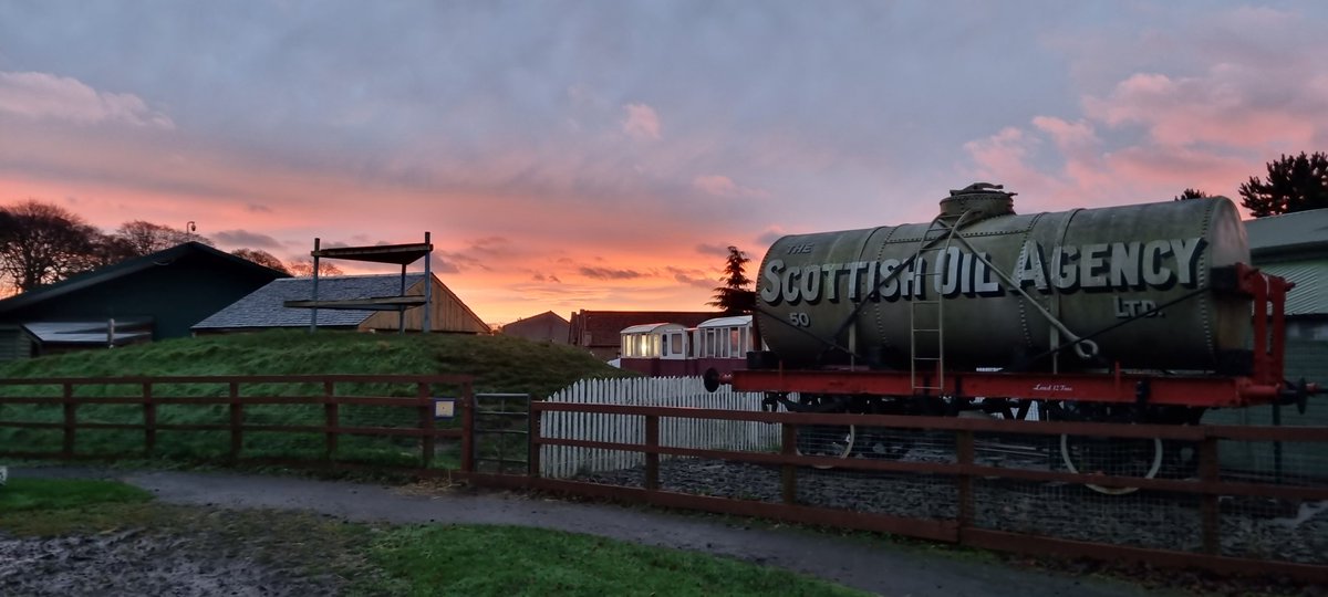 ShaleMuseum's tweet image. It was so beautiful as I drove into work this morning that I had to share it with you all!