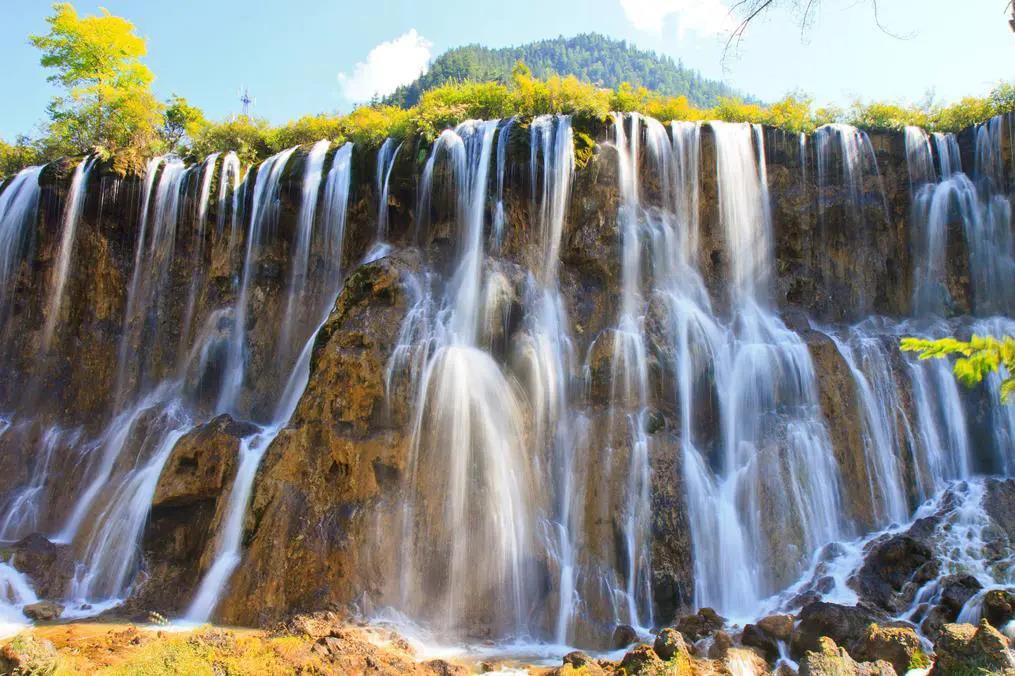 creativeledvis's tweet photo. Jiuzhaigou is a famous nature reserve and national park in China. It is an endearing UNEDCO world heritage site and one of the star attractions in Sichuan Province, the fairyland of water. We are happy to provide a screen to show the beauty of this place. https://t.co/brwsGaazB1