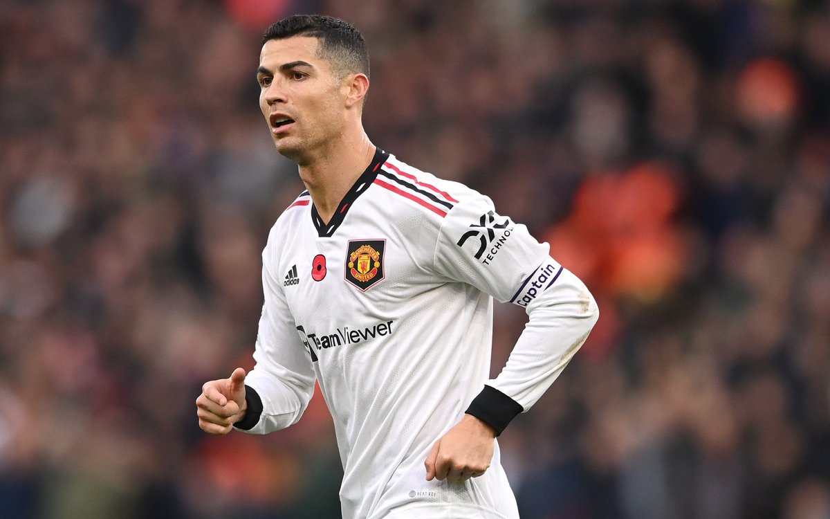 FabrizioRomano's tweet photo. Manchester United will save around £17m as Cristiano Ronaldo agreed not to receive any pay off. 🔴🤝🏻 #MUFC

Plan was to invest on new striker in July but Man Utd are now already exploring the market to find a solution in January. https://t.co/NCo0oLhokg