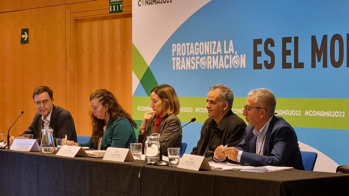 eduperero's tweet photo. Hoy empezamos una jornada fuerte en #Conama2022 de #residuos debatiendo sobre cómo los municipios tienen que afrontar los grandes objetivos que la nueva ley de residuos ha establecido #ST34 https://t.co/Y61c9mBcvk