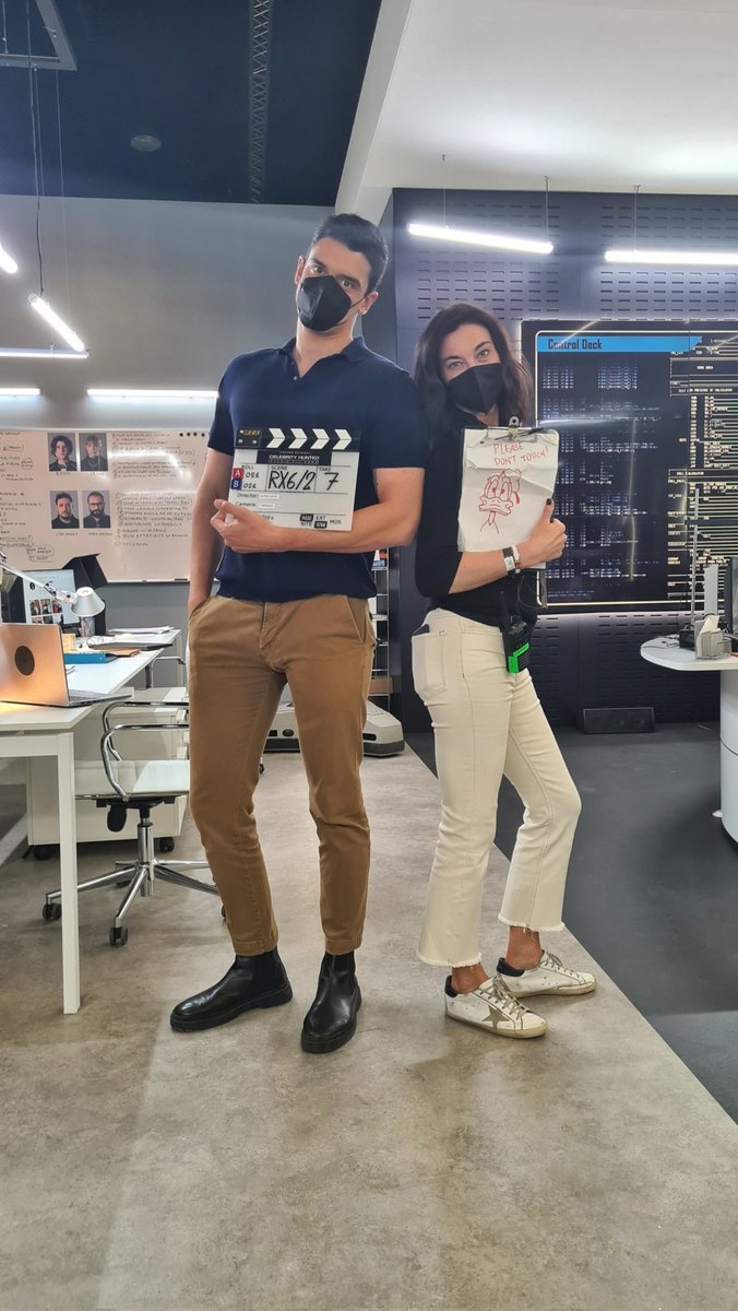 SimoneBarbato20's tweet photo. Oggi a mezzanotte escono le ultime 3 di #CelebrityHunted3 

🕵🏻🕵🏻🕵🏻 https://t.co/9S2TTR6iKB