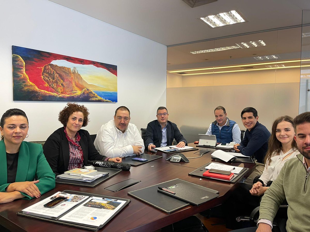 empresasjcyl's tweet photo. 🌎Da comienzo la Misión Directa a Colombia y Perú. Desde #ICECYL apoyamos en 🇨🇴Colombia a las 5 empresas participantes en sus primeros encuentros comerciales con importadores locales del país.
#internacionalización
@SPRSPAIN @eternity_online @ibergass #MSEnertech #PanaceaCoop https://t.co/uIeIOQCPJr