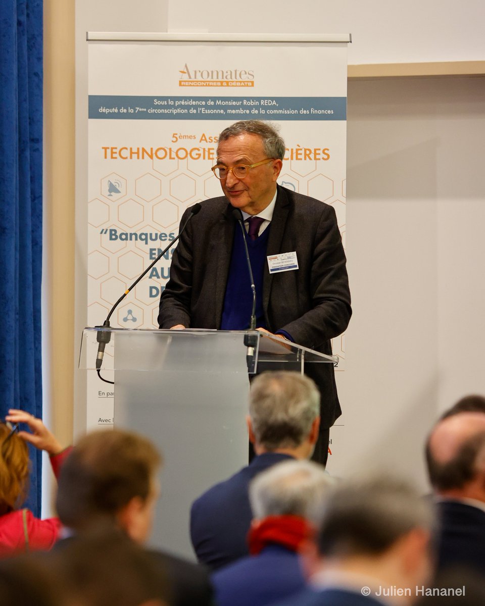 fil_Aromates's tweet photo. « Malgré la crise de 2007/2008, les petits génies des mathématiques vont encore vers la finance plutôt que vers la production »
Christian de Boissieu @FConcorde #TechFin2022 https://t.co/bbtVGhMRHY