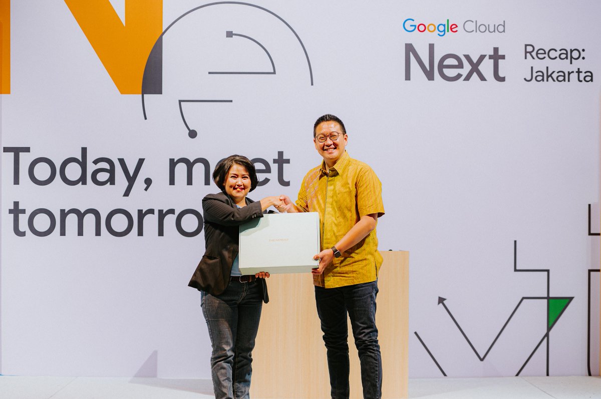deanbroers's tweet photo. This year, #GoogleCloudNext made its way to Jakarta, Singapore, Bangkok and Ho Chi Minh 🇮🇩 🇸🇬 🇹🇭 🇻🇳 Thank you to all who have joined us in-person and online, and made our events across the region a massive success. #LetsGetSolving https://t.co/r4YyD5g8T3