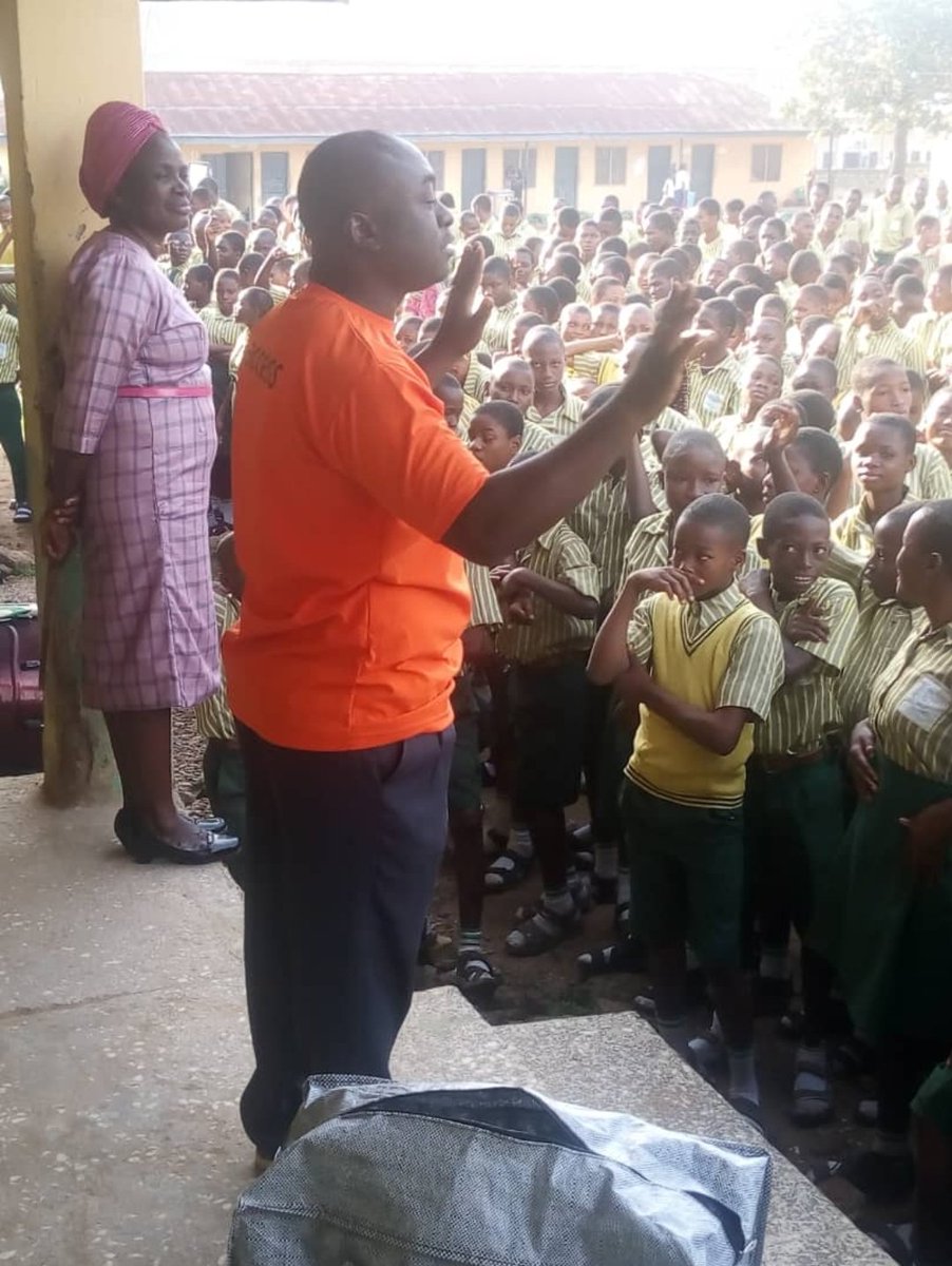 CENTREFORYOUTH1's tweet photo. To equip those who would be #Advocates for the #rights of #personswithdisabilities , helping them to #learnandunlearn

One tiny pebble in the waters. Many ripples. 
#AddingValue
#ForTomorrowsSake

📸 Team NASoW Ekiti State https://t.co/v5iGBBZYAF