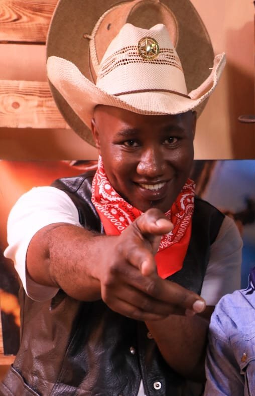 MemoriesCountry's tweet photo. Hey Country Riders, Let wish our amazing DJ Happy Birthday 🎁 ,it's a wonderful day for him. @DjRomAce  #tv47countryride #countrymusic @Everyone https://t.co/BDlooYLeYE
